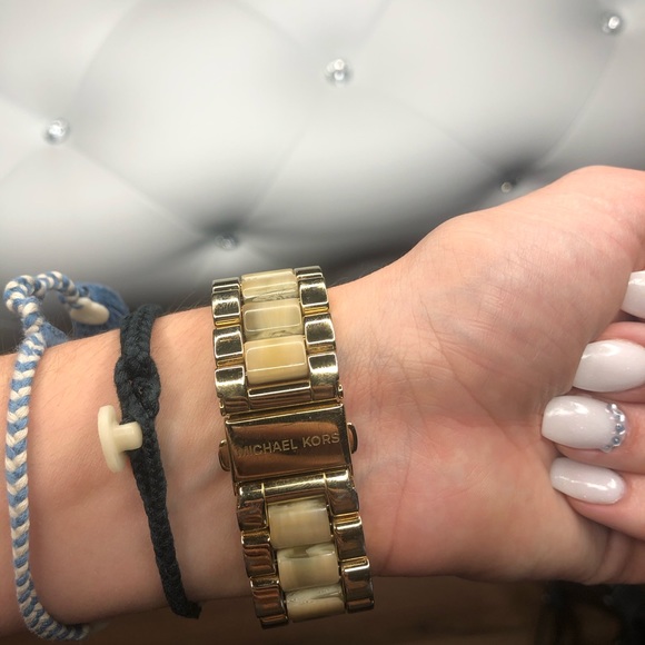 Michael Kors Bradshaw Watch MK5722 Gold - Picture 4 of 8